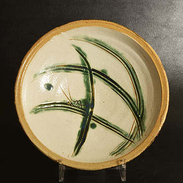 白地緑彩草虫文皿