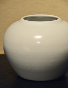 【愛しき絵と白いやきもの展】Exhibition of Beautiful paintings & White pottery