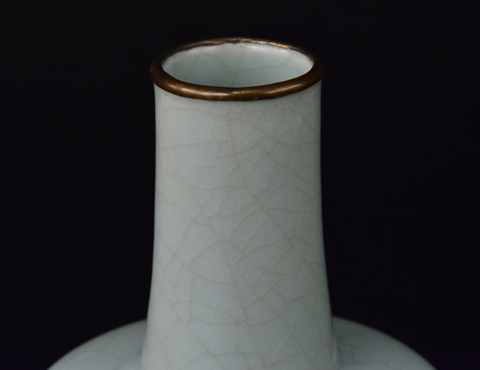 青瓷砧型瓶