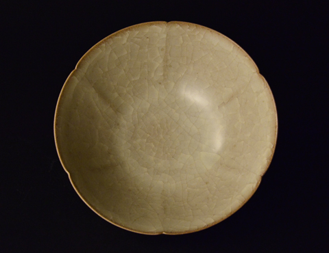 米色瓷茶碗