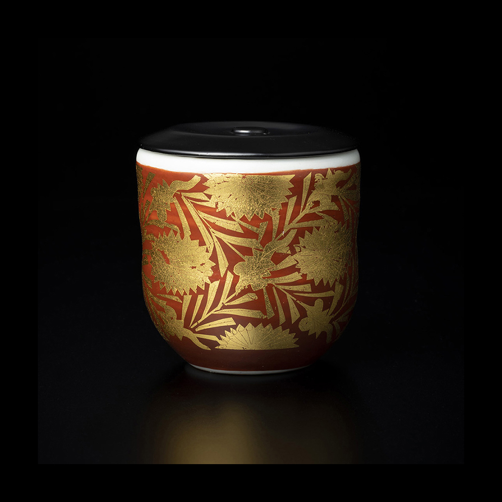 紅地金襴手菊文茶器