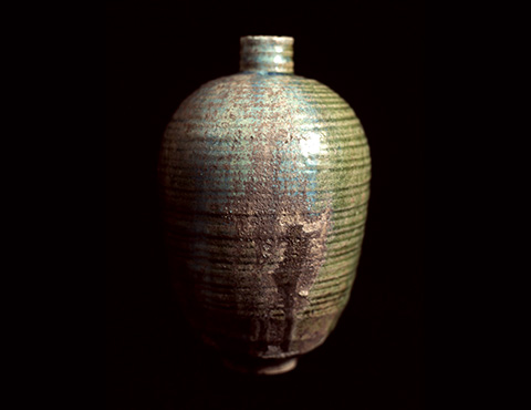 灰釉花瓶