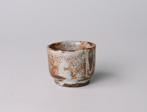 「No.21　魯山人　ネヅミ志野ぐいのみ　/　 Rosanjin　Sake cup, Nezumi shino」の写真　その3