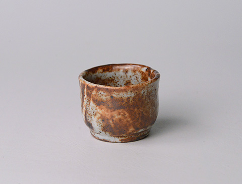 「No.21　魯山人　ネヅミ志野ぐいのみ　/　 Rosanjin　Sake cup, Nezumi shino」の写真　その4