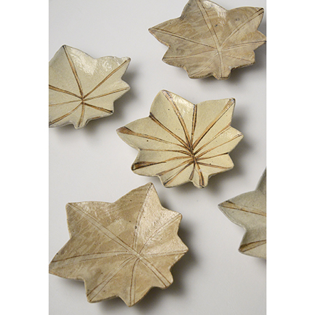 「No.11　絵織部紅葉向付揃 五 / A set of 5 dishes, E-oribe, Maple shaped」の写真　その1