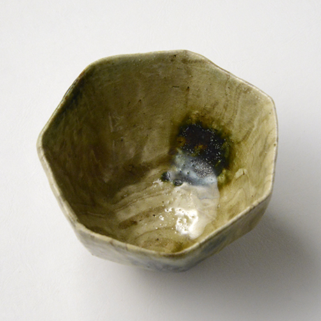 「No.15　黄瀬戸織部茶碗 / Tea bowl, Kiseto-oribe」の写真　その5