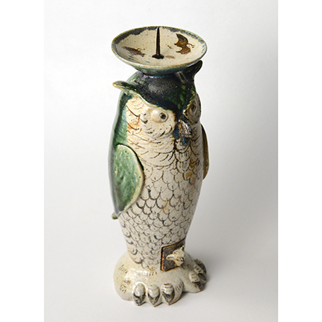 「No.25　青織部鵂燭台 / Candlestand, Ao-oribe, Owl shaped」の写真　その9