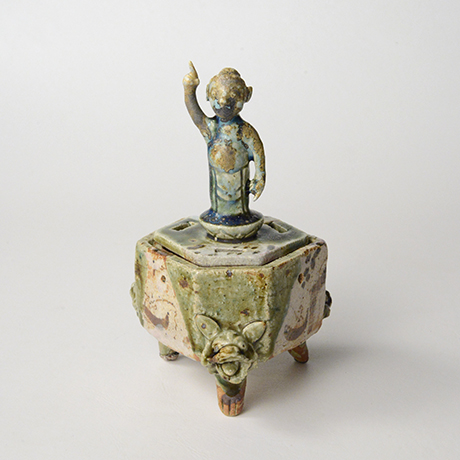 「No.29　青織部誕生佛香炉 / Incense burner, Ao-oribe, Birth of Buddha finial」の写真　その1