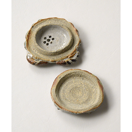 「No.37　弥七田織部蟹香合 / Incense container, Yashichida-oribe, Crab shaped」の写真　その5
