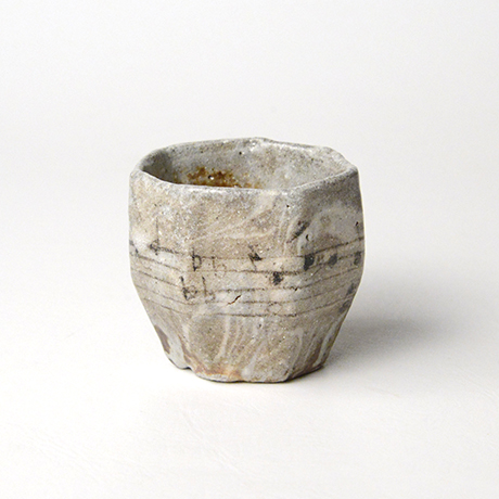 「No.56　赤織部七角さけのみ / Sake cup, Aka-oribe, Heptagonal」の写真　その1