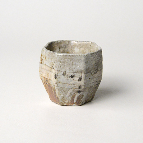 「No.56　赤織部七角さけのみ / Sake cup, Aka-oribe, Heptagonal」の写真　その2