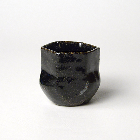 「No.58　織部黒七角さけのみ / Sake cup, Oribe-kuro, Heptagonal」の写真　その2