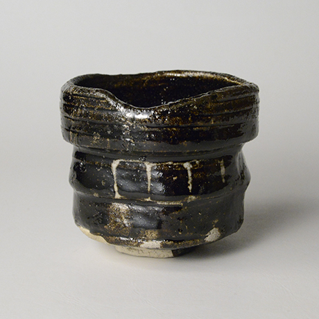 「No.6　織部黒筒茶碗 / Tea bowl, Oribe-kuro, Cylindrical」の写真　その1