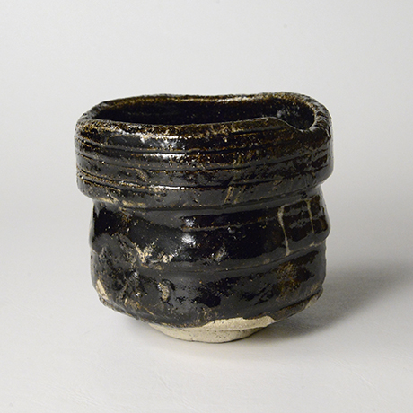 「No.6　織部黒筒茶碗 / Tea bowl, Oribe-kuro, Cylindrical」の写真　その4