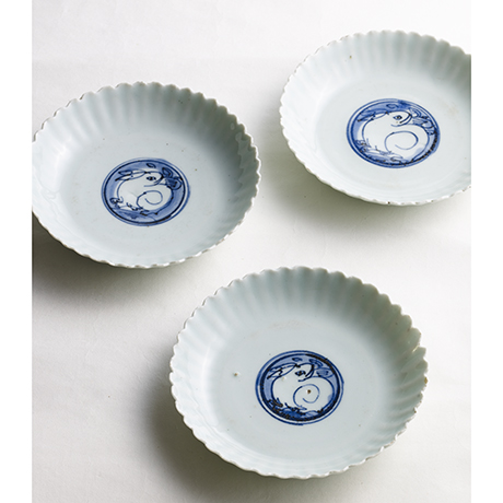 「No.35　染付兎文皿 五客　/　A set of 5 plates, Underglazed blue」の写真　その1