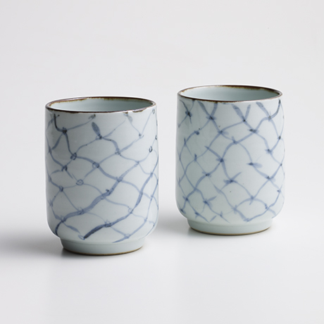 「No.41　魯山人　染付網文湯呑弐客　/ Rosanjin　A couple of tea cups, Underglazed blue」の写真　その1