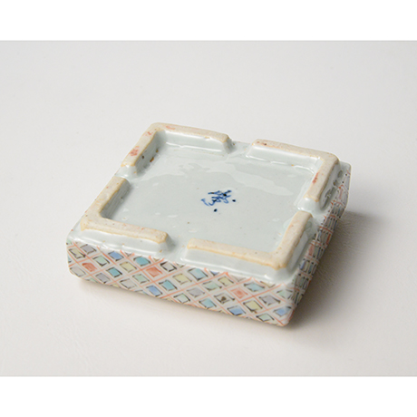 「No.18　色絵飾箱　「つり人われの図」　Ornamental box, Iro-e, “I, fishing”」の写真　その5