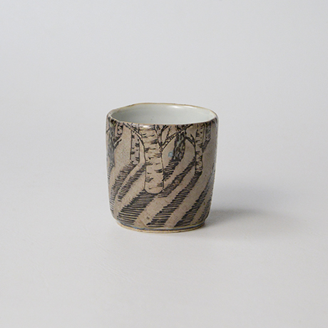 「No.20　色絵銀彩酒呑　「由幾のかげ乃図」　　Sake cup, Iro-e with silver, “A Snow Scene”」の写真　その1