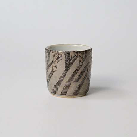 「No.20　色絵銀彩酒呑　「由幾のかげ乃図」　　Sake cup, Iro-e with silver, “A Snow Scene”」の写真　その3