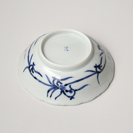 「No.21　花唐草文輪花向付 /   Dish with floral arabesque design, Sometsuke」の写真　その3