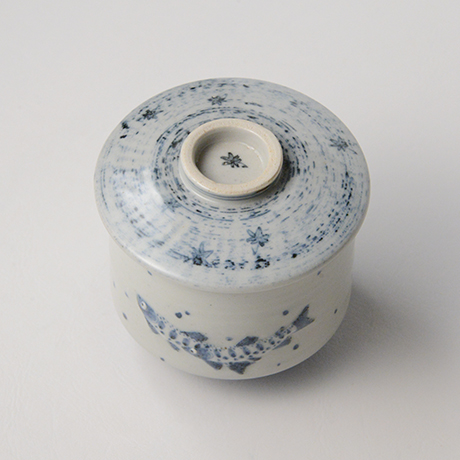 「No.38　染付魚文蓋物　　Bowl with lid, Sometsuke」の写真　その3