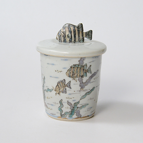 「No.25　色絵ふた付ひれ酒呑　　Sake cup with lid, Iro-e」の写真　その1