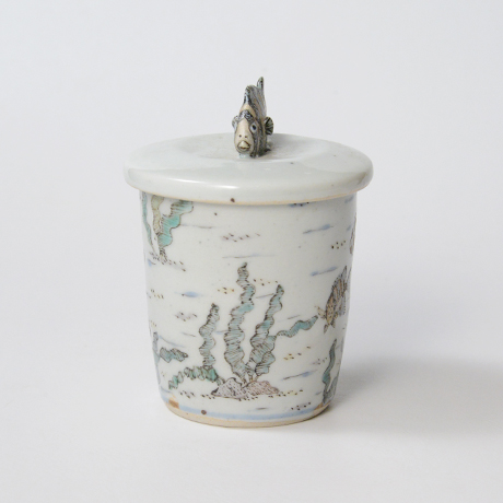 「No.25　色絵ふた付ひれ酒呑　　Sake cup with lid, Iro-e」の写真　その4