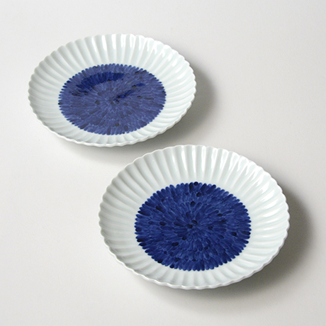 「No.27　菊花文菊割五.五寸皿 /   Dish with flower design, Sometsuke」の写真　その1