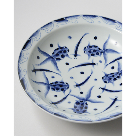 「No.31　金魚波文リム大鉢  /   Bowl with goldfish and wave design, Sometsuke」の写真　その3