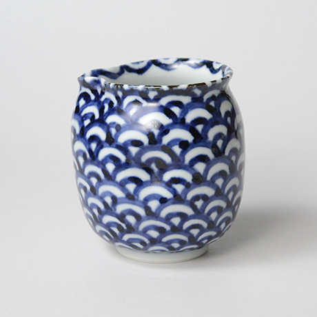 「No.42　青海波文片口  /   Lipped bowl with wave design, Sometsuke」の写真　その1