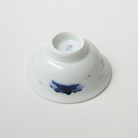 「No.46　山水図盃  – 1  /   Sake cup with landscape design, sometsuke」の写真　その3