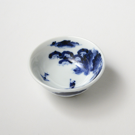 「No.47　山水図盃 – 2  /   Sake cup with landscape design, sometsuke」の写真　その1