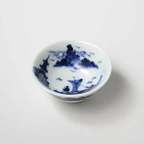 「No.48　船人山水図盃  /   Sake cup with man and landscape design, sometsuke」の写真　その1