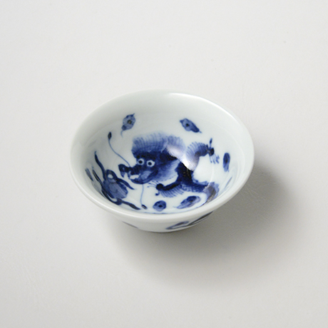 「No.49　雲龍文盃  /   Sake cup with flying dragon design, sometsuke」の写真　その1