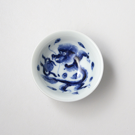 「No.49　雲龍文盃  /   Sake cup with flying dragon design, sometsuke」の写真　その2