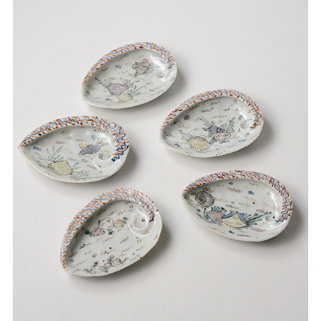 「No.5　色絵あわび小皿 五　A set of five ear shell shaped dishes, Iro-e」の写真　その1