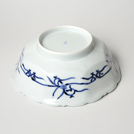 「No.5　芙蓉手草花文輪花八角中鉢 / Octagonal Bowl with flower design, Sometsuke」の写真　その3