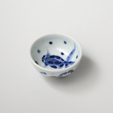 「No.51　金魚文盃  /   Sake cup with goldfish design, sometsuke」の写真　その1