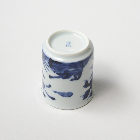 「No.54　花鳥文筒ぐい吞 /   Sake cup with flower and bird design, sometsuke」の写真　その4