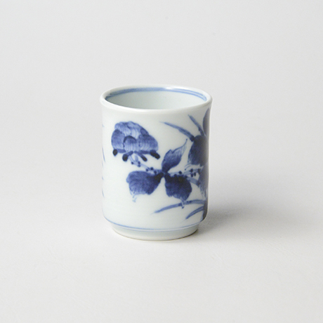 「No.55　岩牡丹文筒ぐい吞 /   Sake cup with peony design, sometsuke」の写真　その2