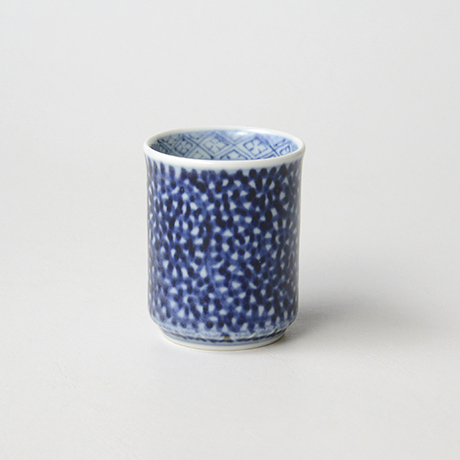 「No.57　蛸唐草文筒ぐい吞 /   Sake cup with arabesque design, sometsuke」の写真　その2