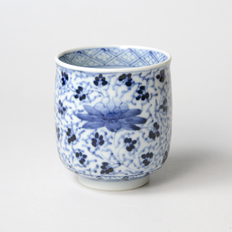 「No.62　花唐草文湯呑 /   Tea cup with floral arabesque design, sometsuke」の写真　その1