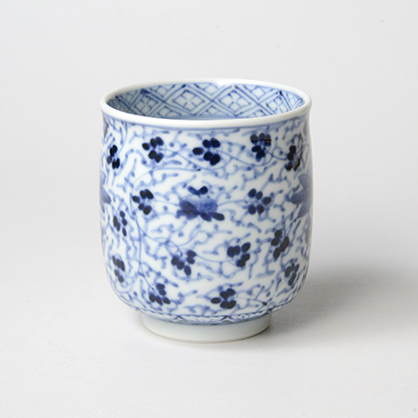 「No.62　花唐草文湯呑 /   Tea cup with floral arabesque design, sometsuke」の写真　その2