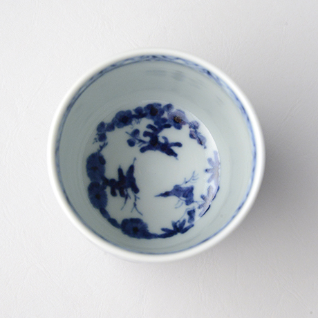 「No.62　花唐草文湯呑 /   Tea cup with floral arabesque design, sometsuke」の写真　その3