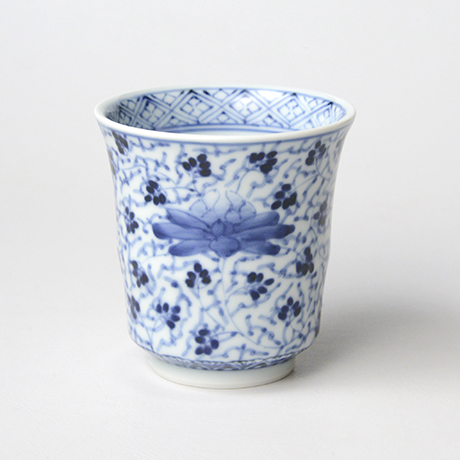 「No.70　花唐草文湯呑 /   Tea cup with floral arabesque design, sometsuke」の写真　その1