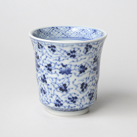 「No.70　花唐草文湯呑 /   Tea cup with floral arabesque design, sometsuke」の写真　その2