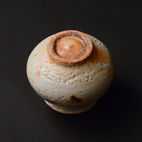 「No.24 志野注壺 / Lipped bowl, Shino」の写真　その4