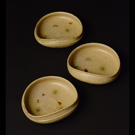 「No.50 黄瀬戸足付向付 六客 / A set of 6 bowls, Kiseto」の写真　その1