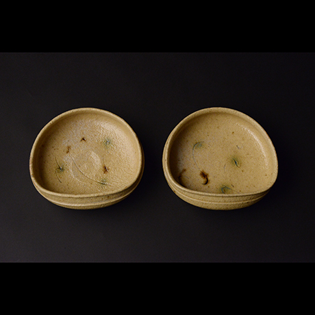「No.50 黄瀬戸足付向付 六客 / A set of 6 bowls, Kiseto」の写真　その2
