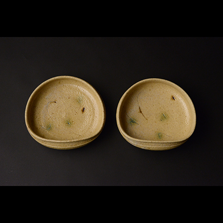 「No.50 黄瀬戸足付向付 六客 / A set of 6 bowls, Kiseto」の写真　その4